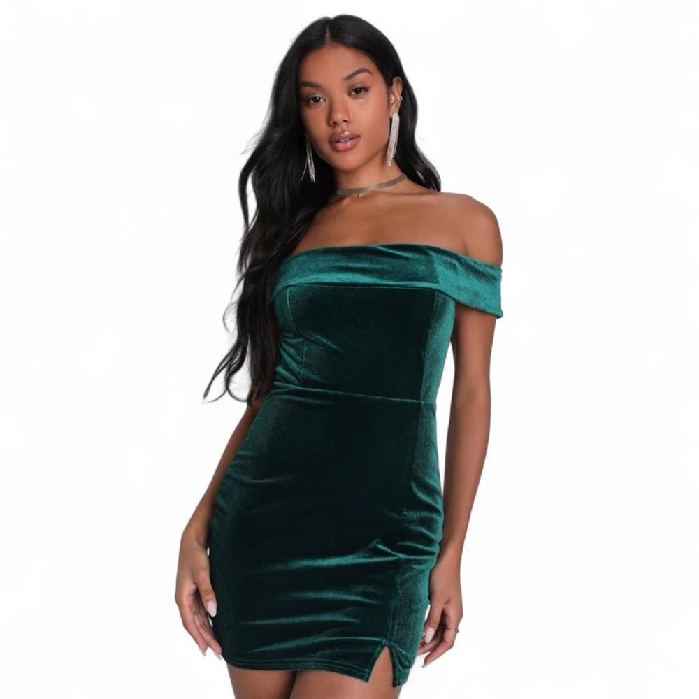 Lulu's Emerald Off-Shoulder Velvet Dress